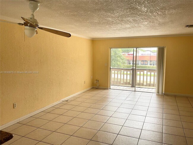 Building Photo - 8611 SW 137th Ave