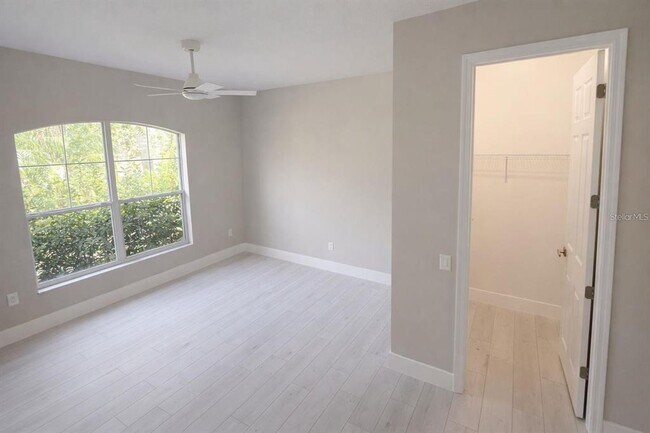 Building Photo - 3504 Valleyview Dr