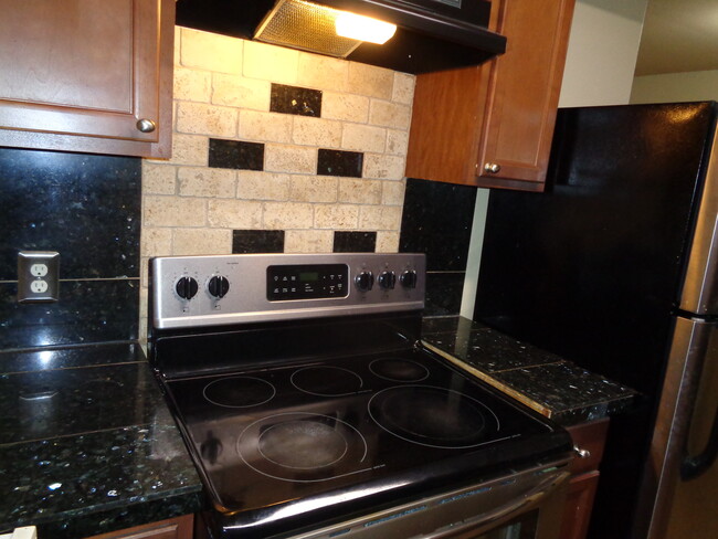 Building Photo - 946 Jennifer Jean Dr