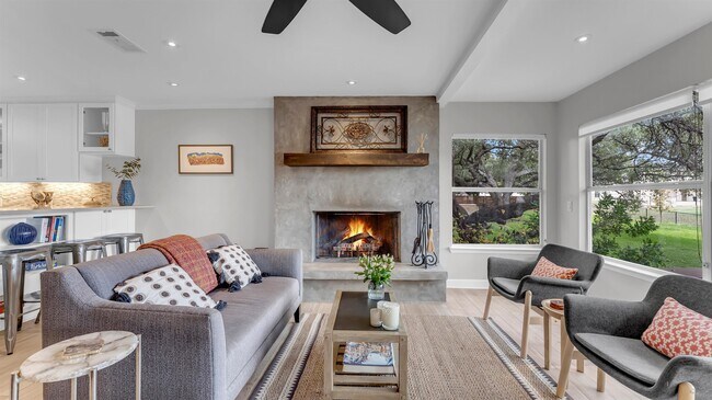 Building Photo - 207 Elm Lodge Dr