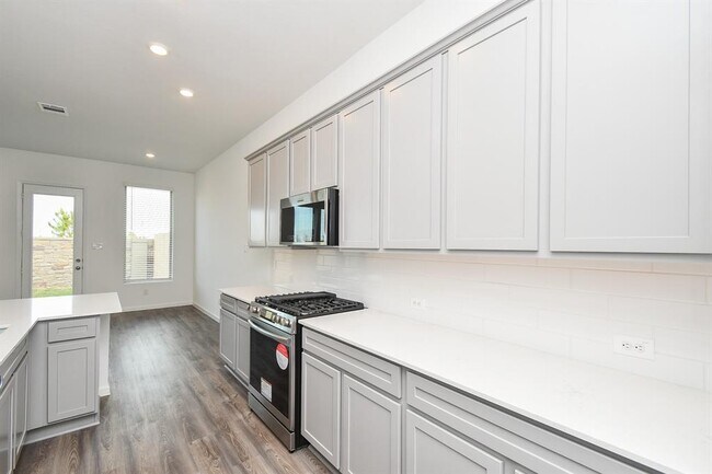 Building Photo - 5459 Holly Hvn Ct