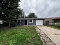 Building Photo - Cozy and Updated 3 Bedroom House in Stratm...