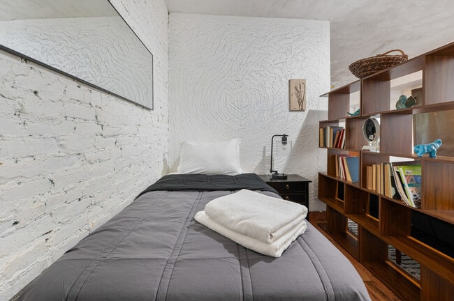 Building Photo - 247 W 29th St