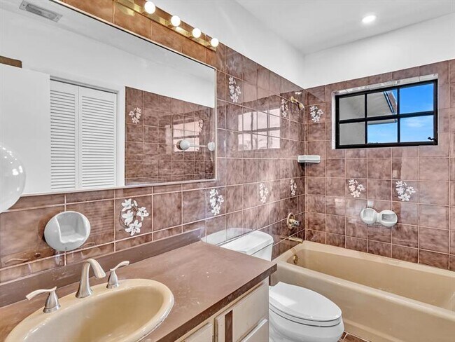 Building Photo - 8020 SW 19th St