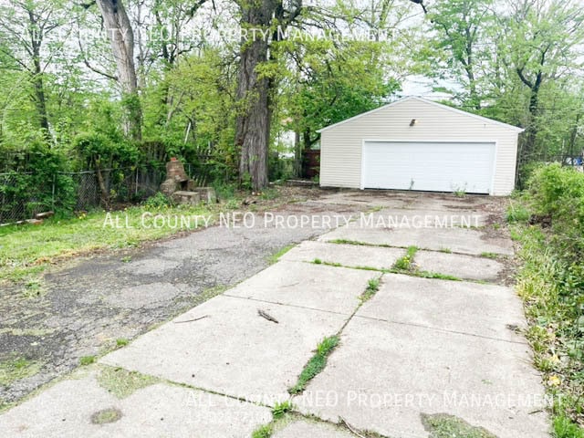 Building Photo - 3590 E 139th St