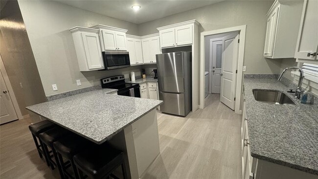 Building Photo - 116 Sterling Dr