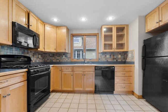 Building Photo - 5-7 Linwood Ave