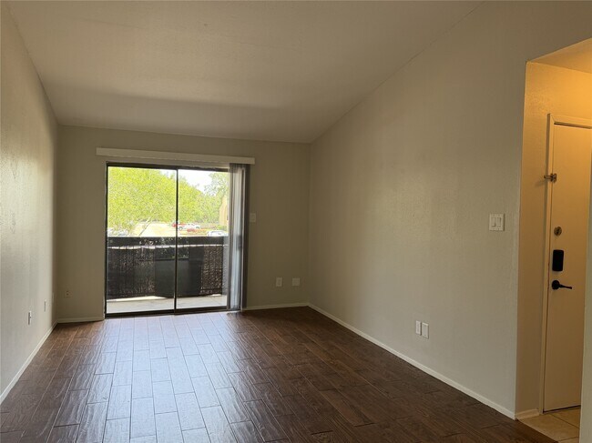 Building Photo - 3300 Pebblebrook Dr