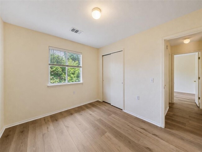 Building Photo - 5509 Bentsen Ln