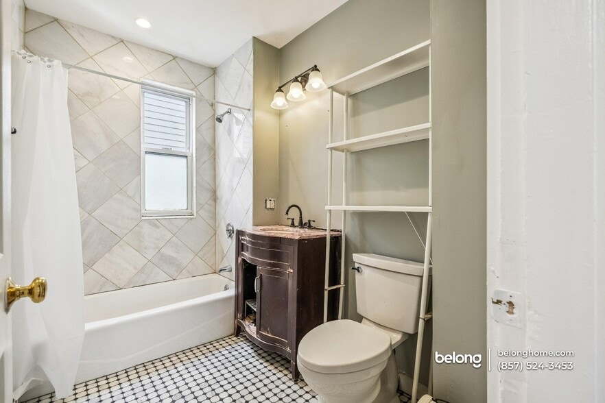 Building Photo - 62 Fuller St