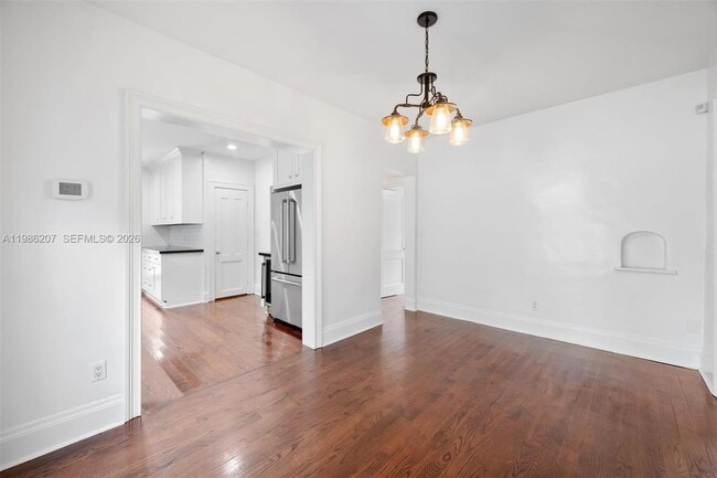 Building Photo - 285 NE 105th St