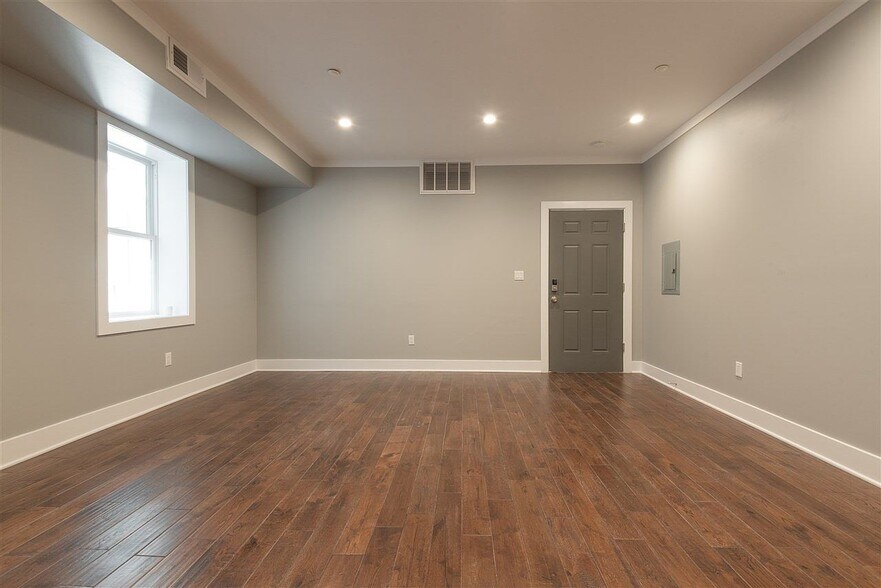 Building Photo - 131 Arlington Ave