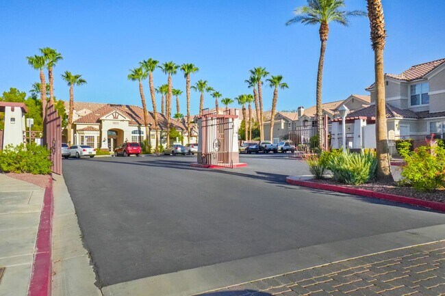 Building Photo - 2 Primary Bedrooms in a Gated Northwest Co...