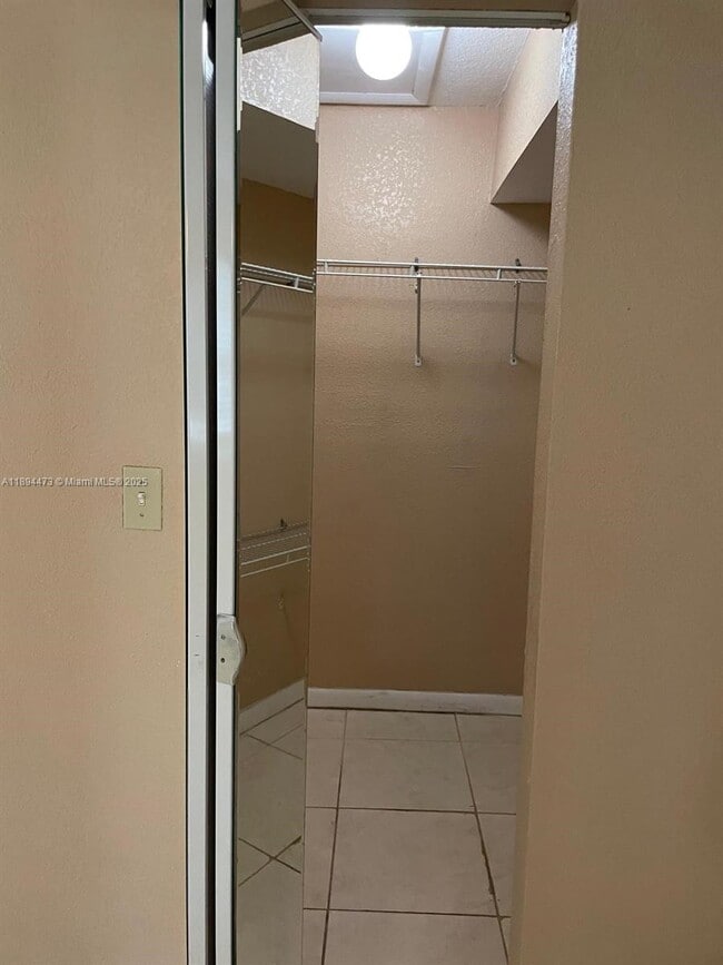 Building Photo - 518 NW 179th St