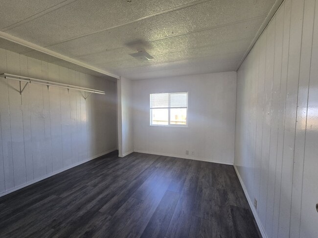 Building Photo - 2097 Castle Ave