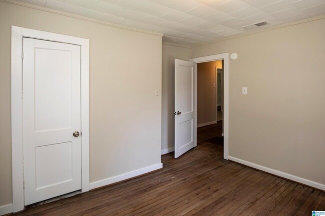 Building Photo - 628 Sharon Blvd