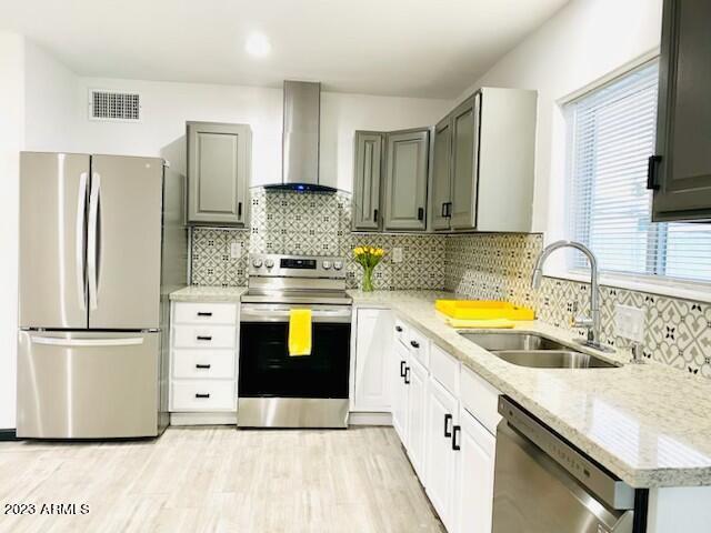 Building Photo - 2020 E Weldon Ave