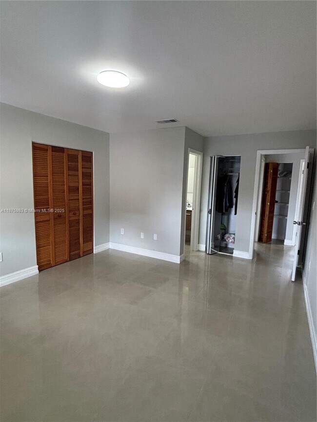 Building Photo - 2238 W 74th St