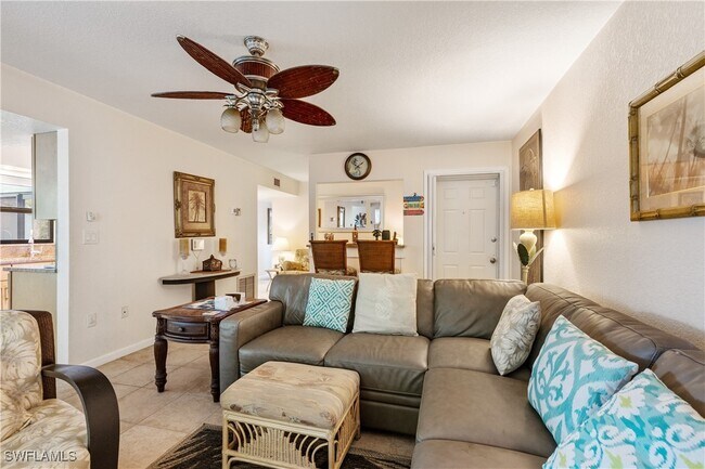 Building Photo - 5483 Peppertree Dr