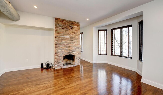 Building Photo - 65 S 5th St