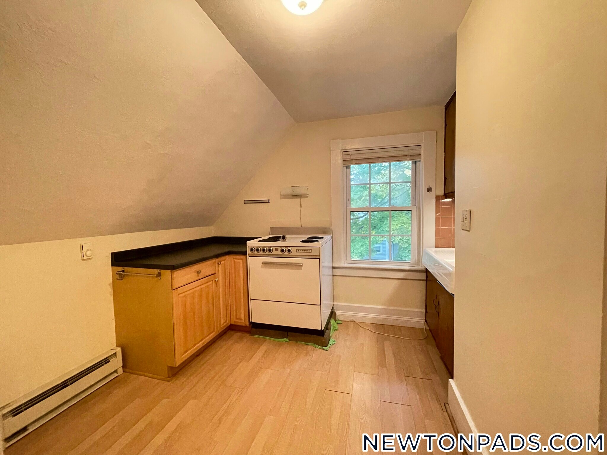 Building Photo - 256 Lowell Ave