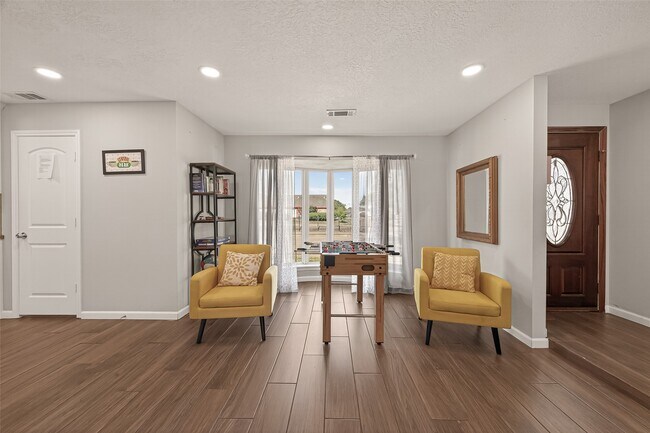 Building Photo - 8307 Carvel Ln