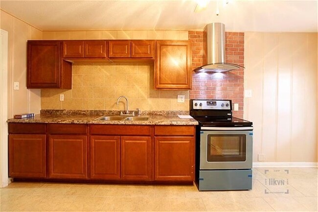 Building Photo - 3216 Avenue I