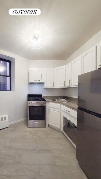 Building Photo - 306 W 51st St