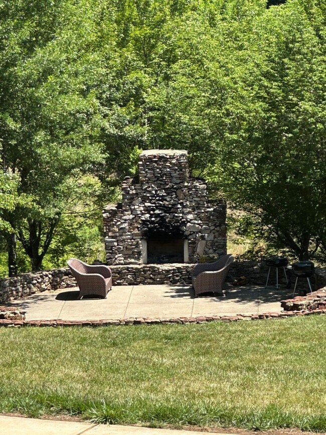 Building Photo - 1855 Candlewood Ct