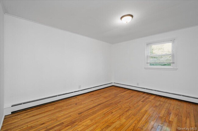 Building Photo - 14 Hemlock Hill