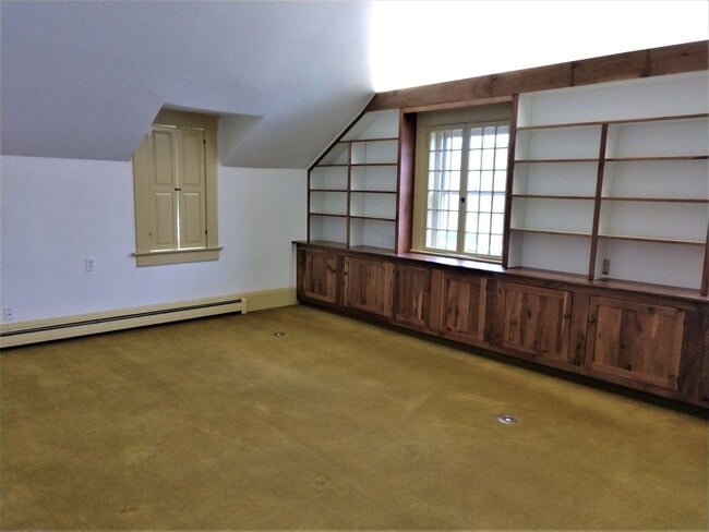 Building Photo - 206 W Clinton St