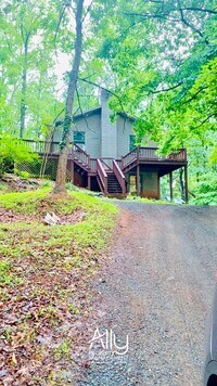 Building Photo - 2484 Lost Hollow Path
