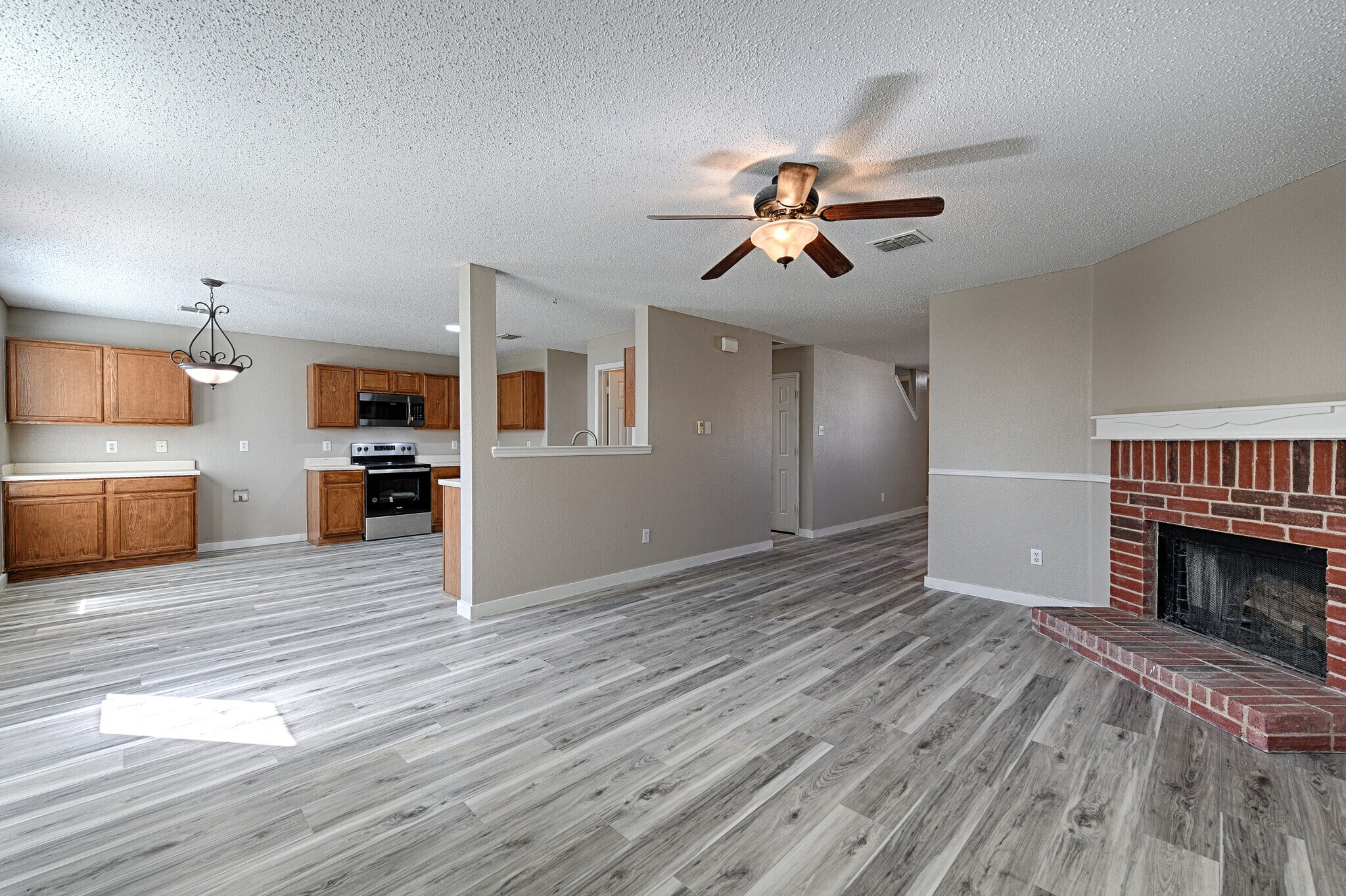 Building Photo - 5909 Thoroughbred Trl