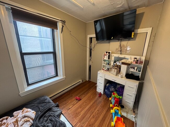 Building Photo - 205 Endicott St