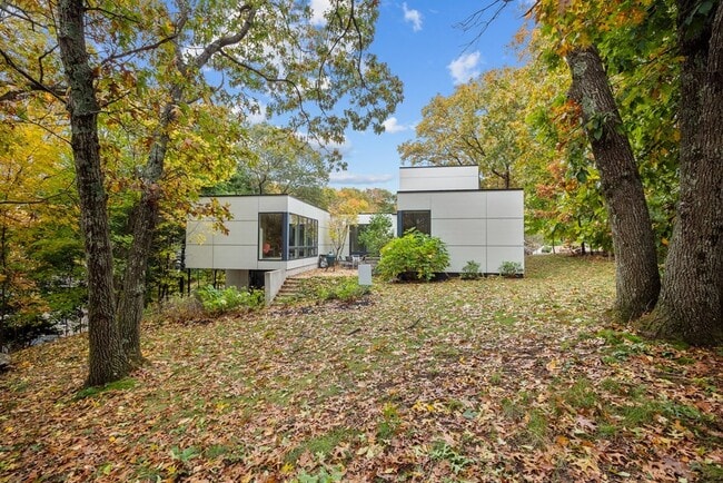 Building Photo - 35 Thornberry Rd