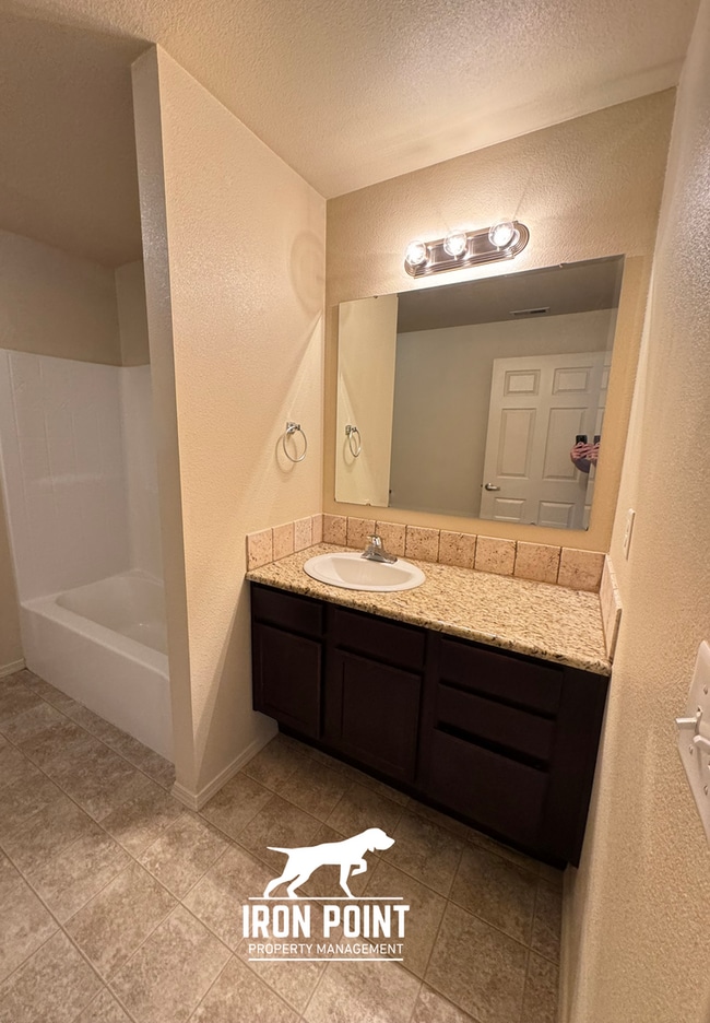 Building Photo - 11112 W Brassy Cove Loop