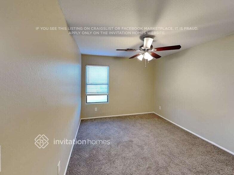 Building Photo - 28405 N Quartz St