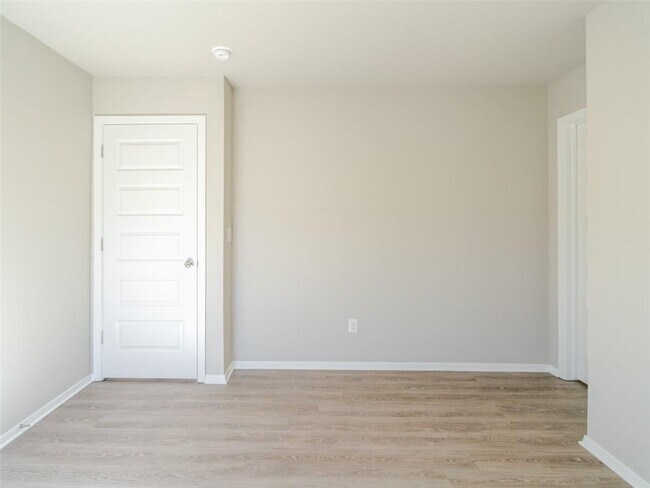 Building Photo - 6507 NW Gregory St