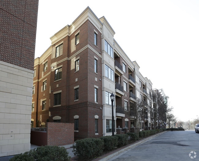 Building Photo - 155 River Pl