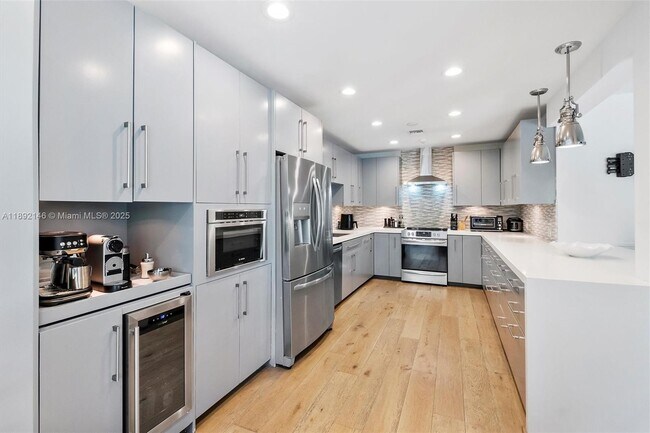 Building Photo - 1525 Mantua Ave