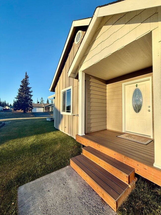 Building Photo - KENAI RANCH HOME!