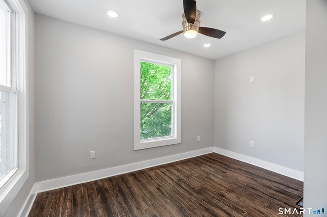 Building Photo - 492 Lombard St