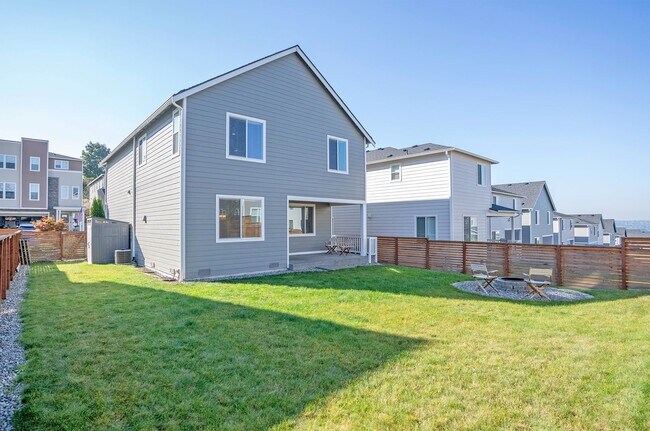 Building Photo - Newer 3-Bed Edgewood Home with A/C, Loft, ...