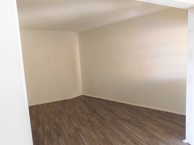 Building Photo - 5637 Strohm Ave