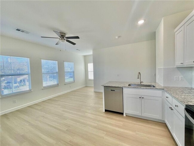 Building Photo - 506 Park St