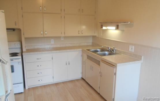 Building Photo - 735 N Main St