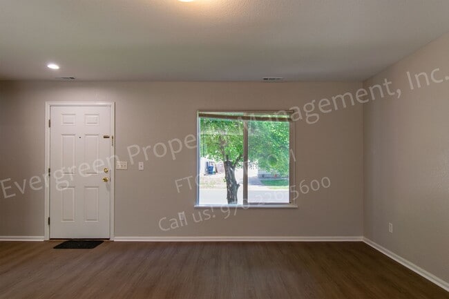 Building Photo - 3326 Warren Farm Dr