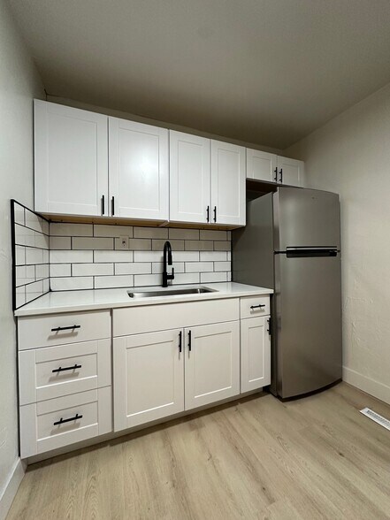 Building Photo - 3442 S 200 E