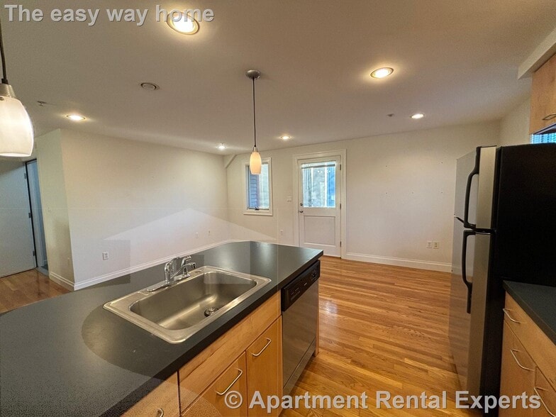 Building Photo - 1110 Massachusetts Ave