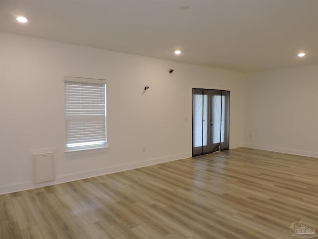 Building Photo - 6590 Paso Fino Dr